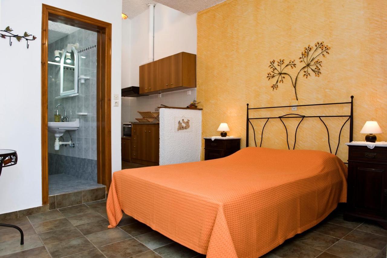 Pepi'S Rooms Triovasálos Екстериор снимка