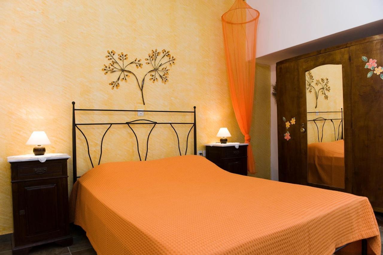 Pepi'S Rooms Triovasálos Екстериор снимка